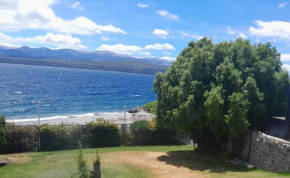 CASITA DE LAS CHACRAS SOBRE EL LAGO